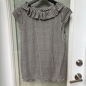 Club Monaco Black & Cream Check Sleevless Blouse Women’s S Silk Ruffled Neckline